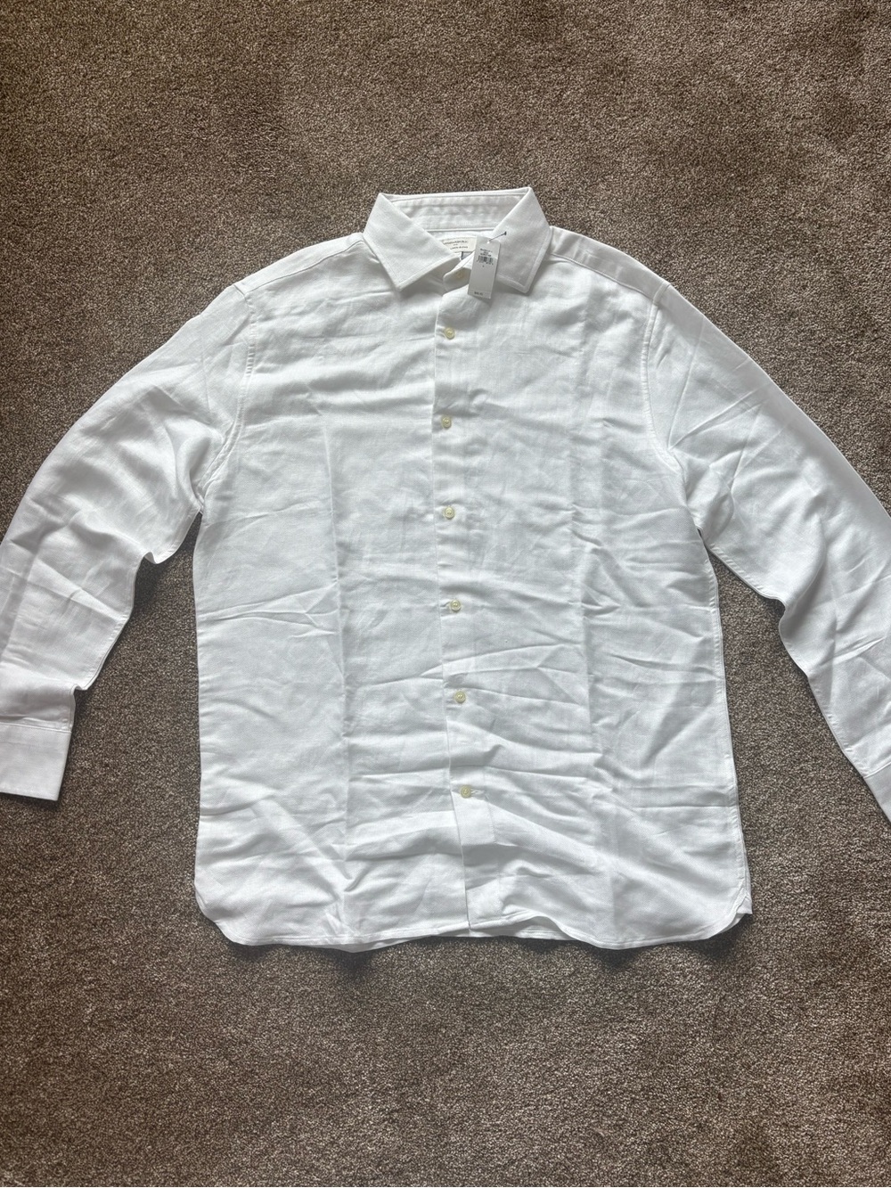Banana Republic Men’s White Button-Down Linen Shirt